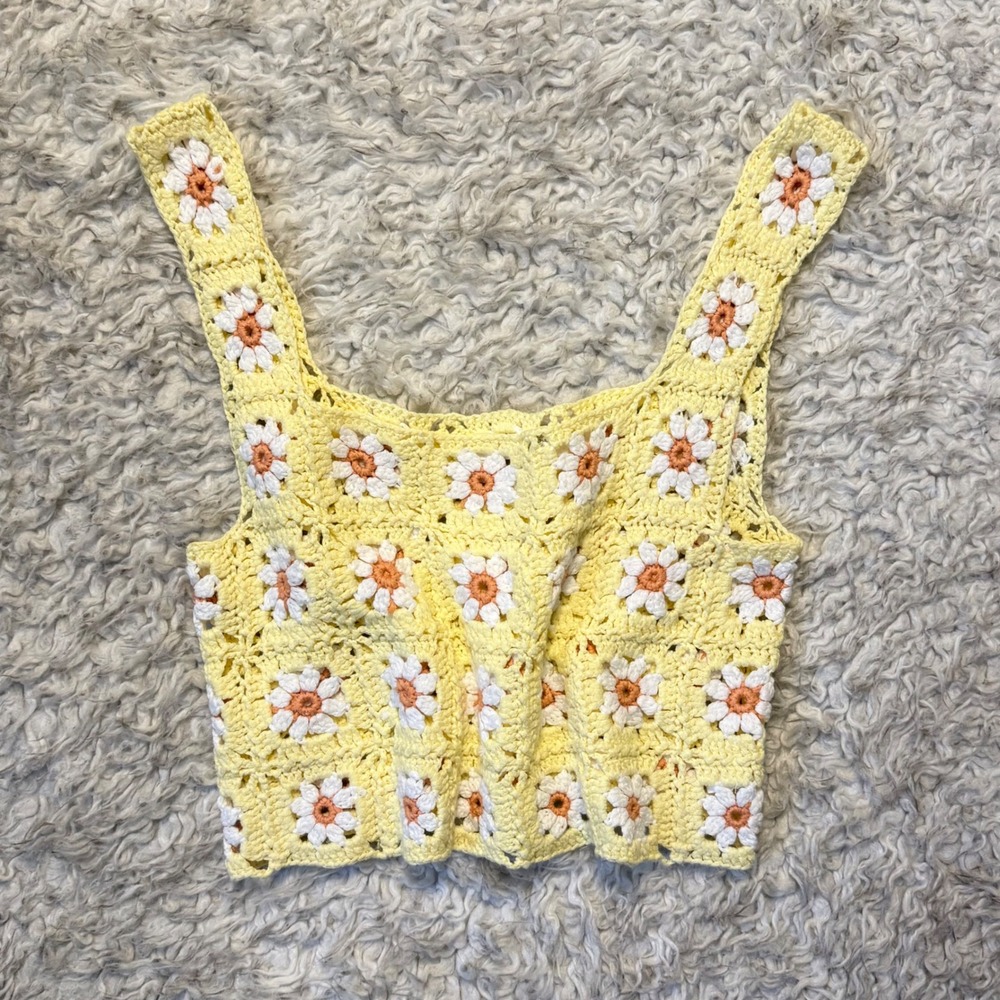 Altar'd State Yellow Daisy‎ Crochet Crop Top Boho Floral Knit Tank Womens Small - Picture 3 of 10